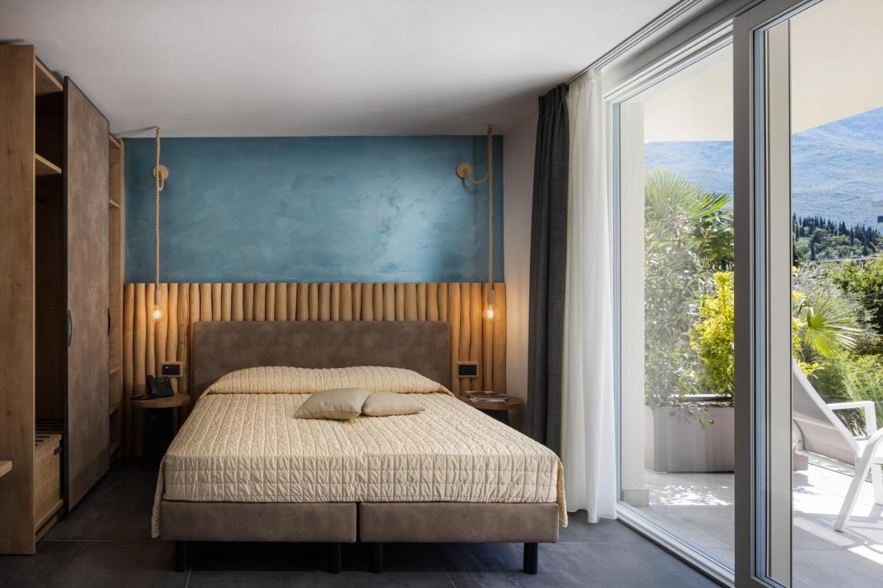 Aris Apartments & Sky Pool - Tonelli Hotels - Adult Friendly Рива дел Гарда Екстериор снимка