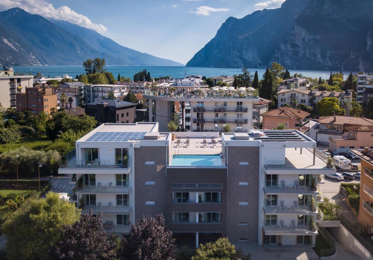 Aris Apartments & Sky Pool - Tonelli Hotels - Adult Friendly Рива дел Гарда Екстериор снимка