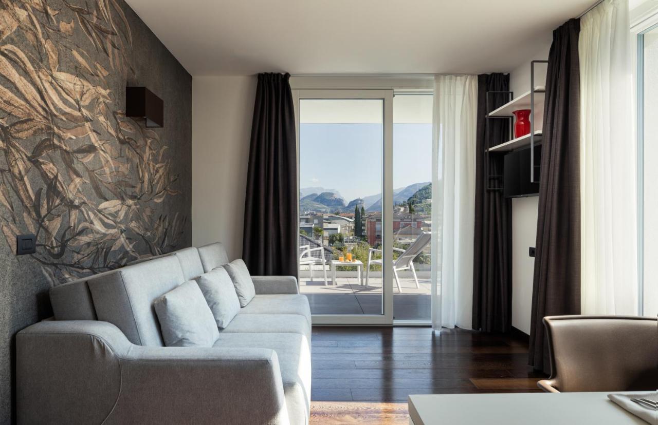 Aris Apartments & Sky Pool - Tonelli Hotels - Adult Friendly Рива дел Гарда Екстериор снимка