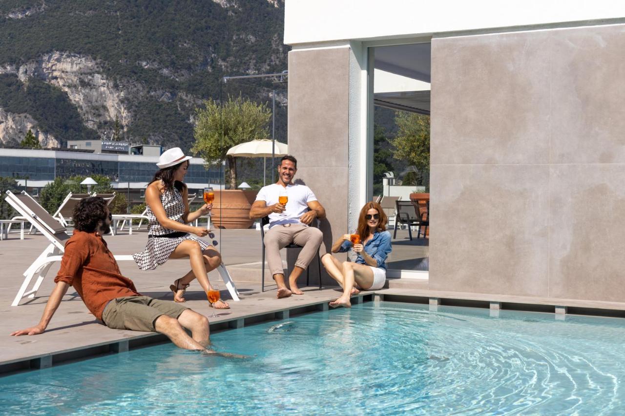 Aris Apartments & Sky Pool - Tonelli Hotels - Adult Friendly Рива дел Гарда Екстериор снимка