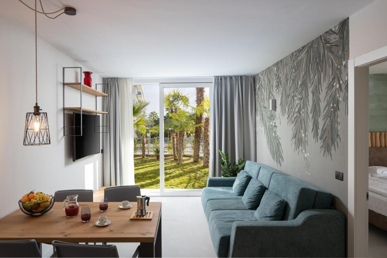Aris Apartments & Sky Pool - Tonelli Hotels - Adult Friendly Рива дел Гарда Стая снимка