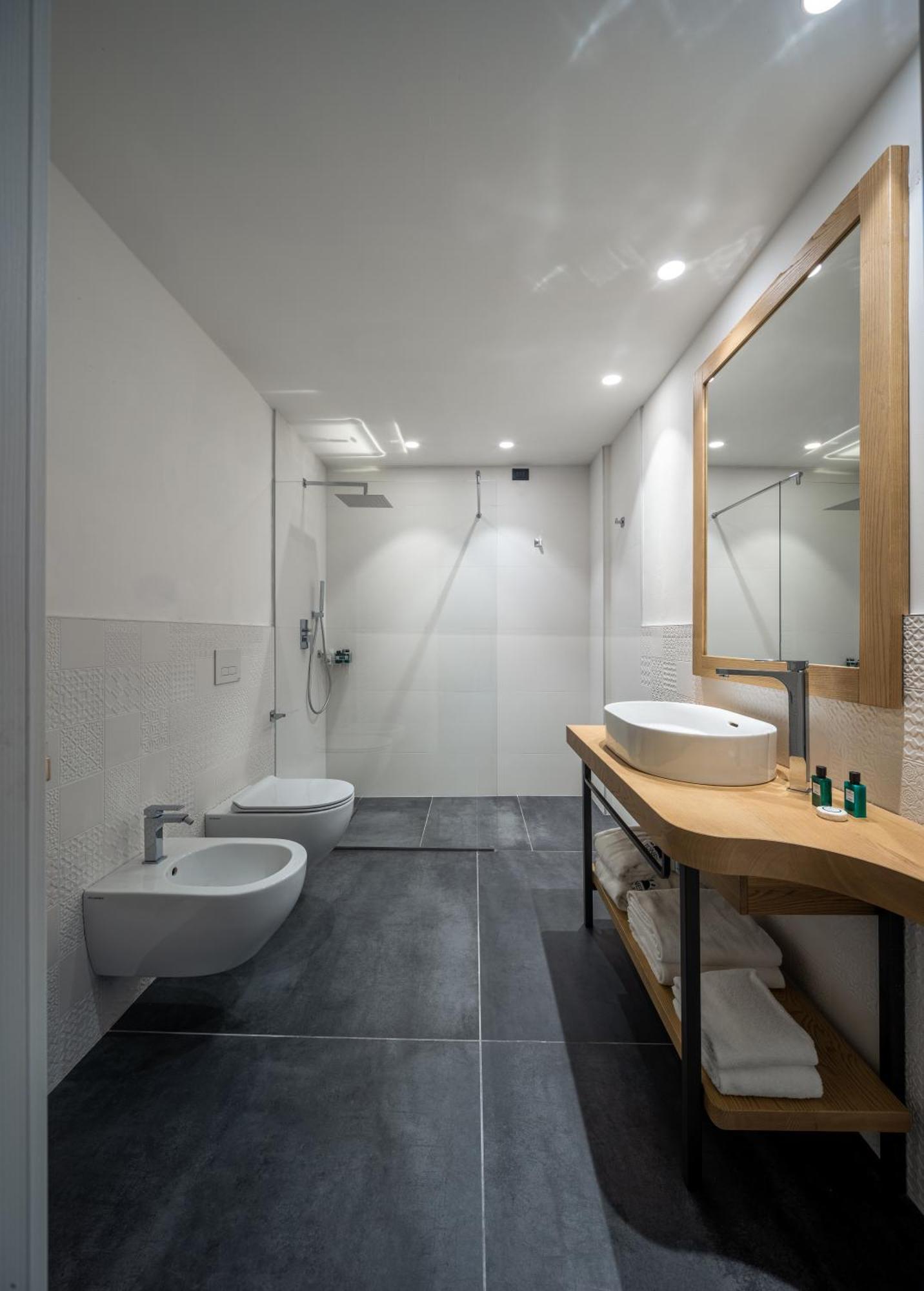 Aris Apartments & Sky Pool - Tonelli Hotels - Adult Friendly Рива дел Гарда Стая снимка